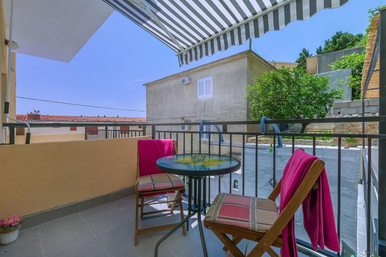 Apartment Ivanka Omiš Esterno foto