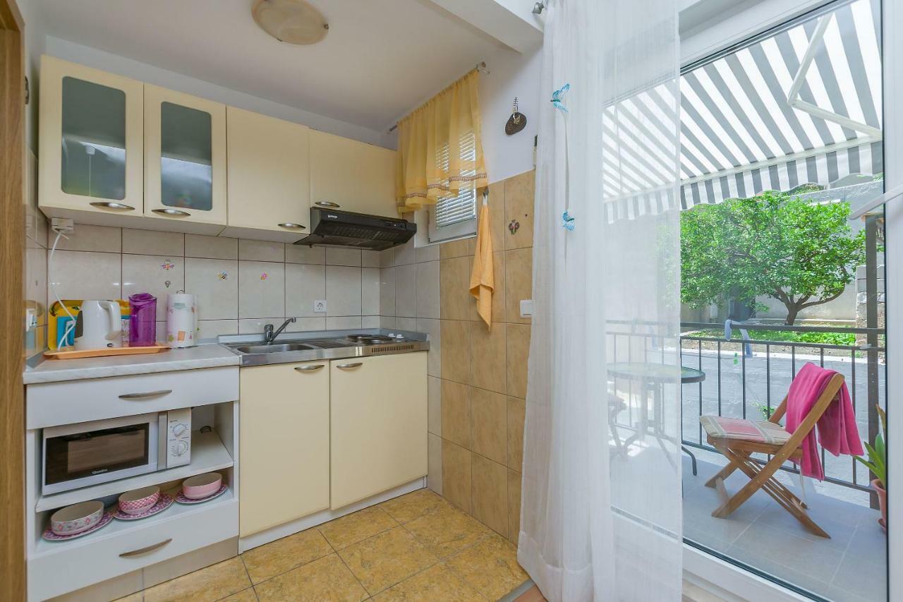 Apartment Ivanka Omiš Esterno foto