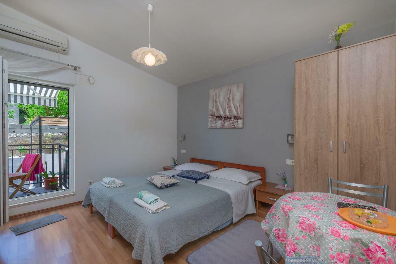 Apartment Ivanka Omiš Esterno foto